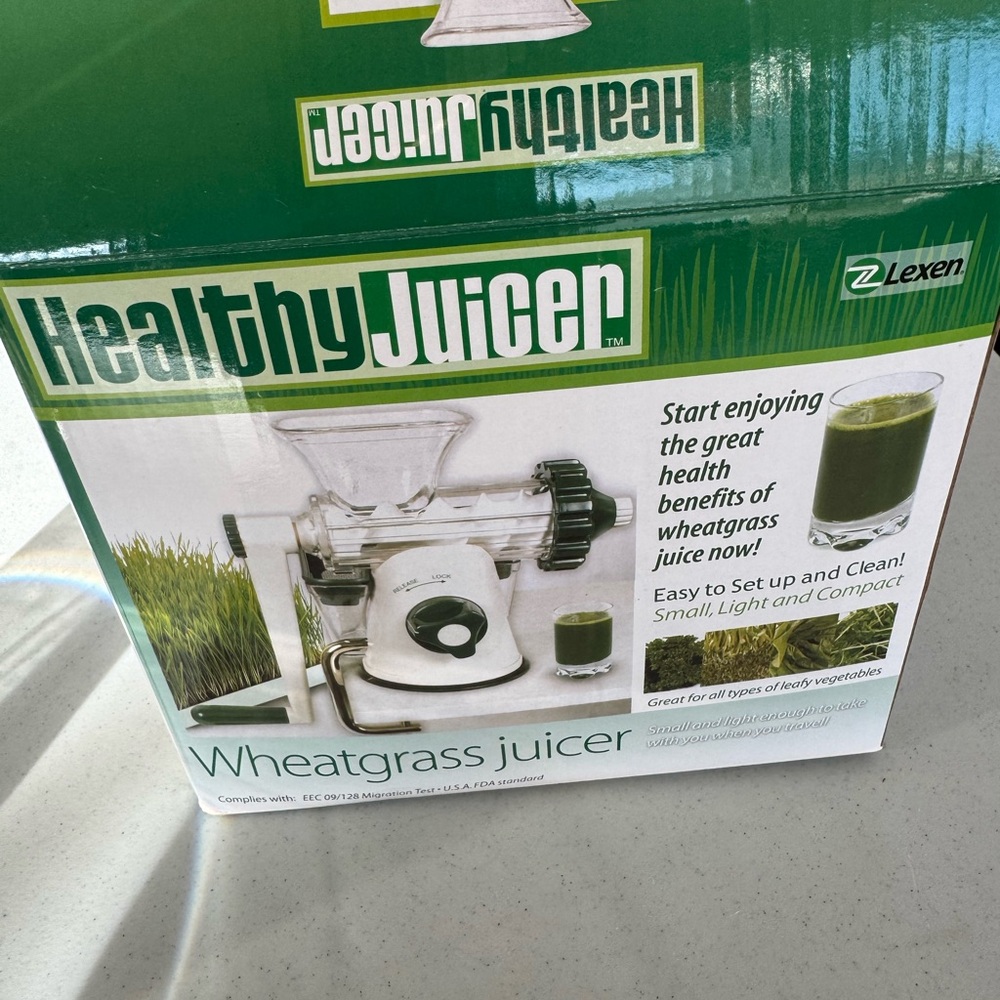 Healthy Juicer - White and Green